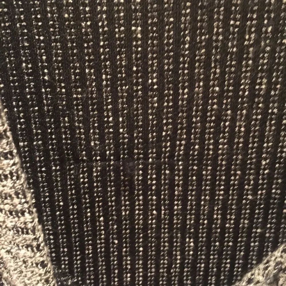 Q Dress with tie front - Picture 4 of 6